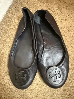 Tory Burch Black Leather Logo Round-Toe Flats